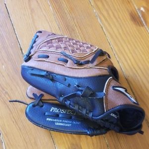 Left handed youth baseball glove
